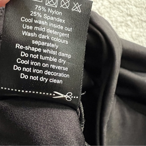 Balance Athletica Black Sports Bra Racerback V-Neck Workout Athletic Gym Medium - Picture 3 of 4